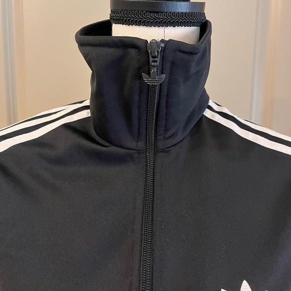 Adidas track suit. Size Small. Excellent condition. - Picture 4 of 4